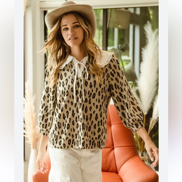 502. Animal print knit ruffle collar top - Picture 1 of 1